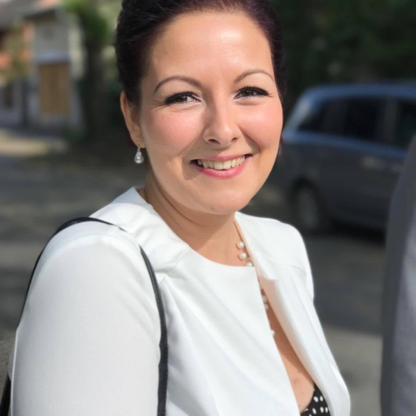 adira-konyveles-zsuzsi